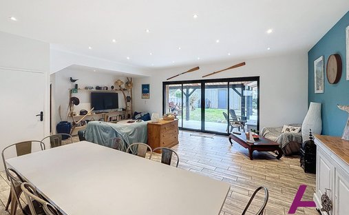 Villa in Bourg, Mimizan, France 1