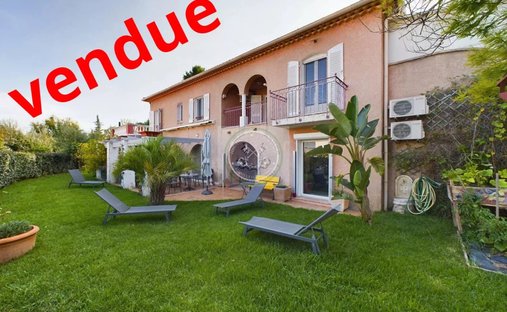 Villa in Frejus, Provence-Alpes-Côte d'Azur, France 1