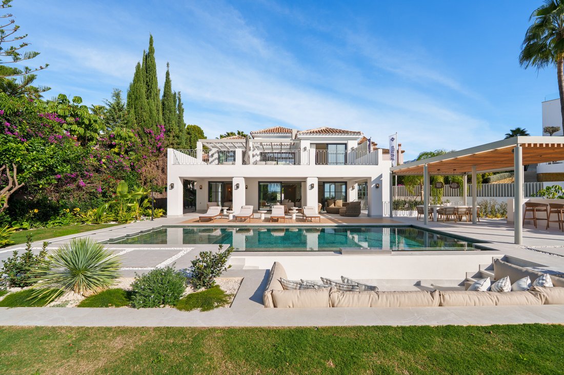 Villa in La Quinta, Benahavis, Andalusia 2 - 16954853