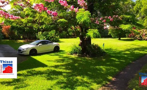 Land in Puna'auia, Windward Islands, French Polynesia 1