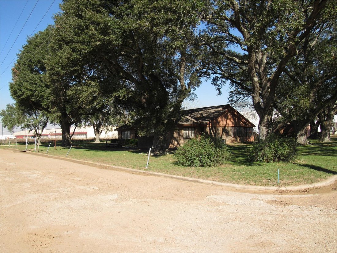 House in Brookshire, Texas, United States 2 - 16946813