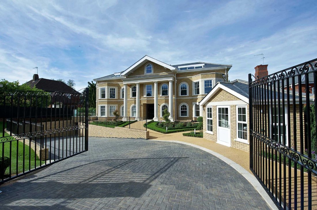 Apartment in Cockfosters, Enfield, England 1 - 16954724
