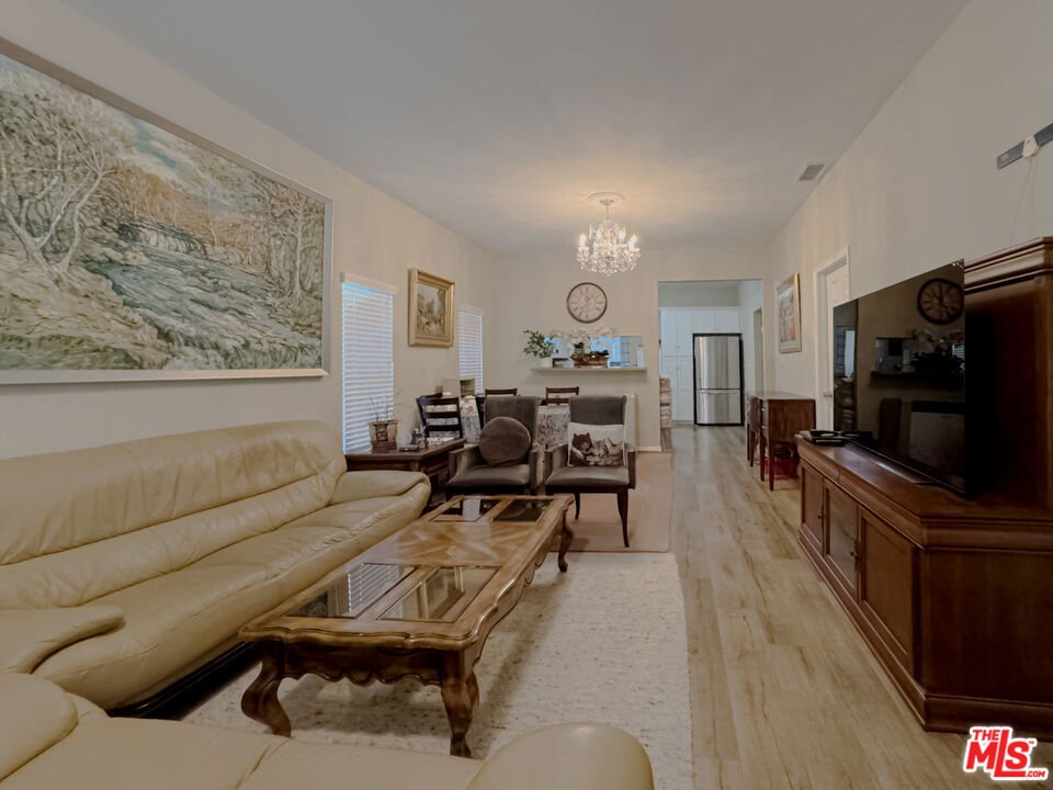 Los Angeles, California, United States 5 - 16949933