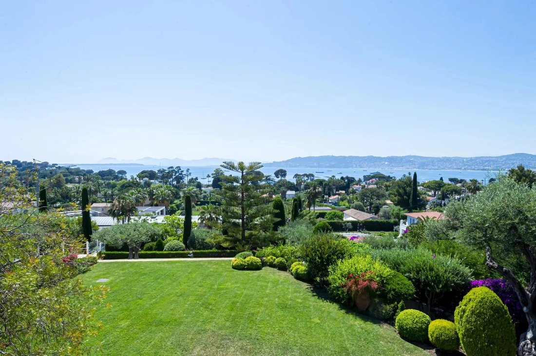 Villa en Antibes, Provenza-Alpes-Costa Azul, Francia 2 - 16956032