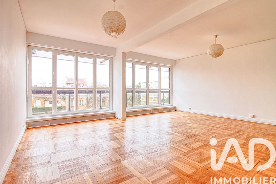 Apartment in Saint-Cloud, Ile-de-France, France 1 - 16956282