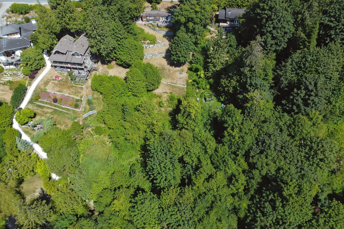 House in Halfmoon Bay, British Columbia, Canada 2 - 16946191