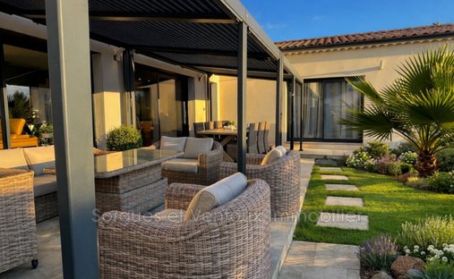 Villa in Nevons-route d'Apt, L'Isle-sur-la-Sorgue, France 1