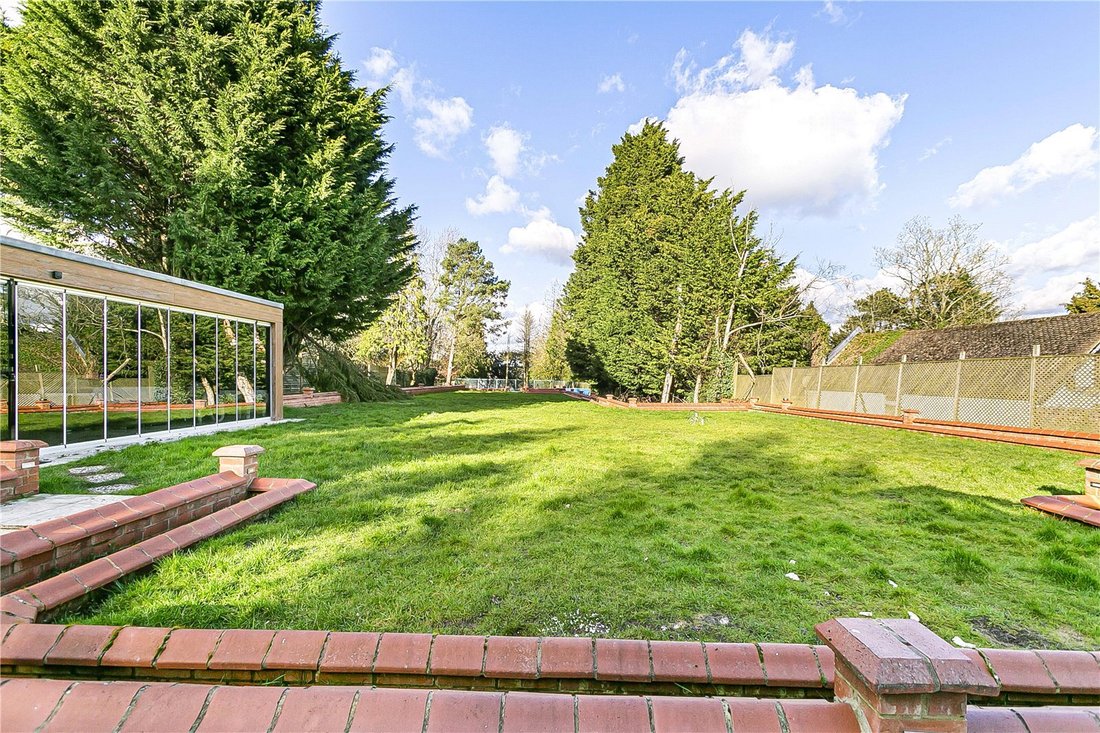 House in Barnet, England 2 - 16945008