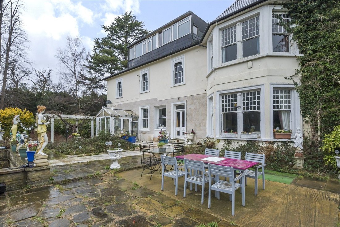 House in Ferney Hill, Enfield, England 3 - 16950205