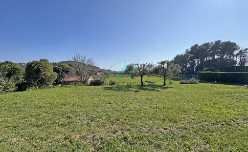 Land in Grasse, Provence-Alpes-Côte d'Azur, France 1