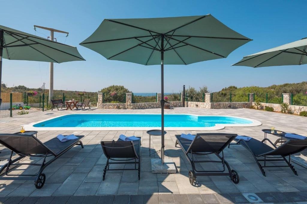 Villa in Rogoznica, Sibenik-Knin County, Croatia 2 - 16955781