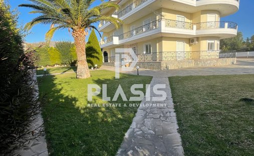 Villa a Kalyvia Thorikou, Attica, Grecia 1