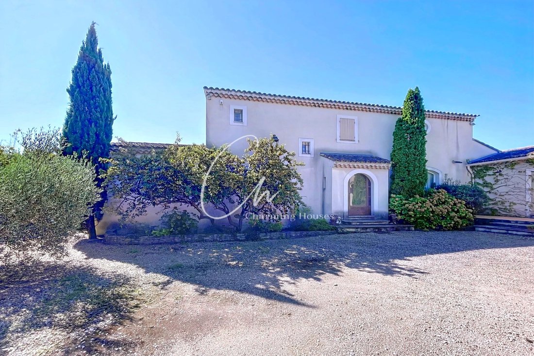 Villa in Maillane, Provence-Alpes-Côte d'Azur, France 1 - 16397460
