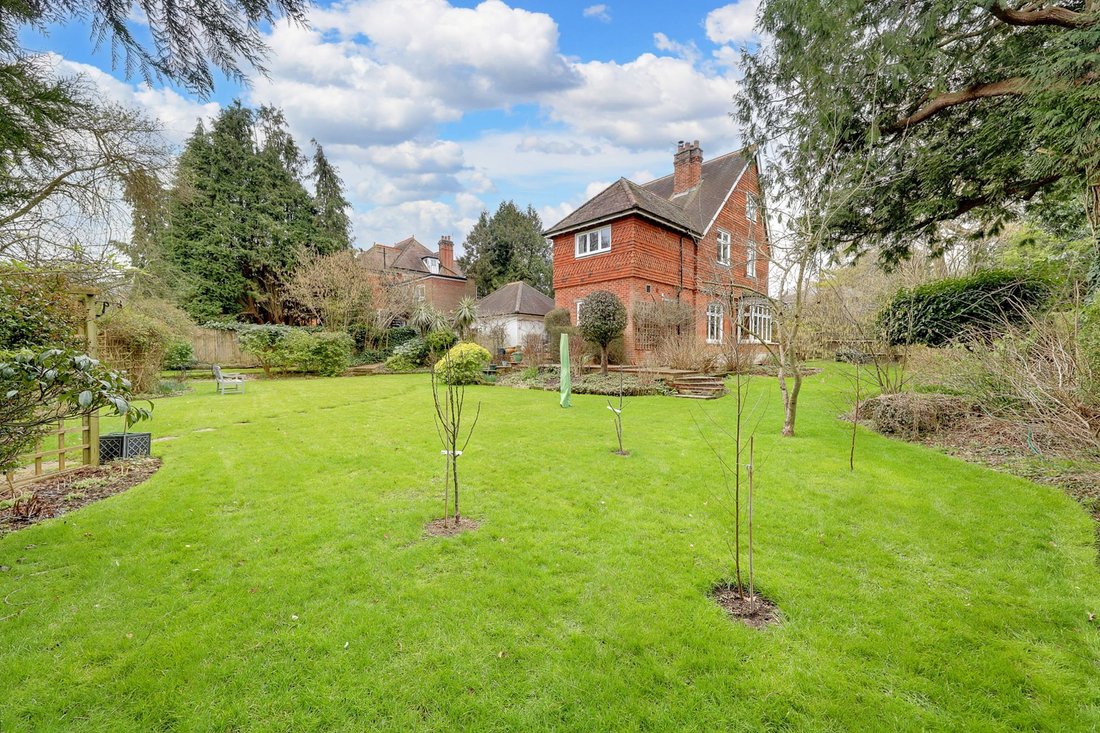 House in Burgess Hill, England 2 - 16945695