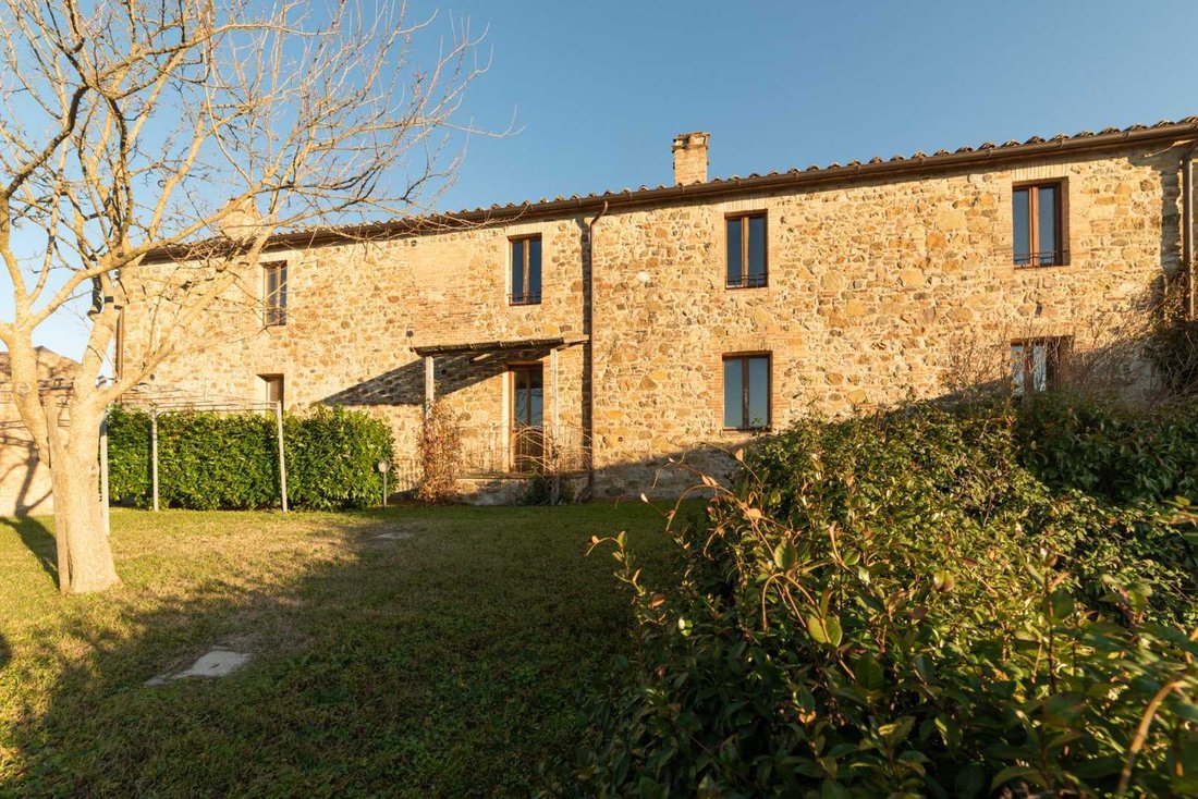 Land in Montalcino, Tuscany, Italy 3 - 16945149