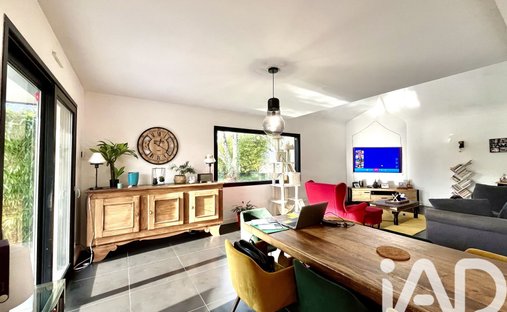 Sale Of A Castle In Guingamp, 693m² 26 Rooms €1,659,000 Côtes D'armor