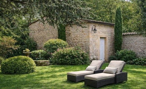 Aoc Côtes De Bourg Wine Château On 16 Hectares Ref 1029