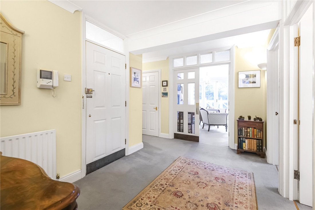 Apartment in Ferney Hill, Enfield, England 3 - 16954722