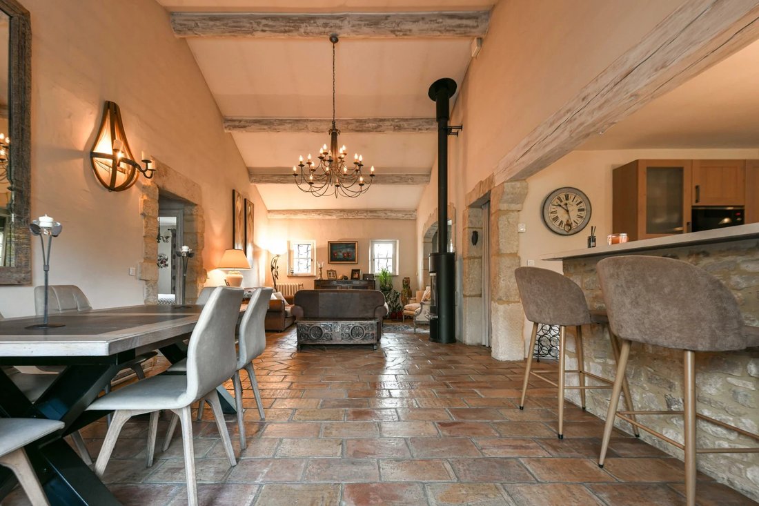 Estate in Uzès, Occitania, France 2 - 16948944