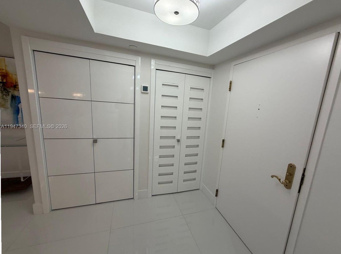 Condo in Miami Beach, Florida, United States 5 - 16947314