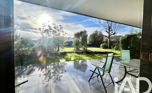 Sale Of A Castle In Guingamp, 693m² 26 Rooms €1,659,000 Côtes D'armor