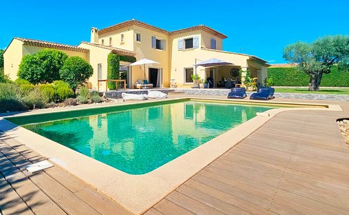 Villa in Fontmerle, Antibes, France 1