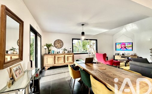 Sale Of A Castle In Guingamp, 693m² 26 Rooms €1,659,000 Côtes D'armor