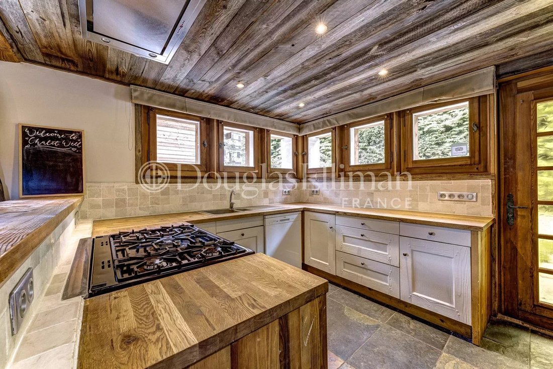 Chalet in Morzine, Auvergne-Rhône-Alpes, France 2 - 14745658