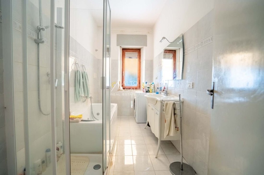 Villa in Castiglione del Lago, Umbria, Italy 2 - 16952561