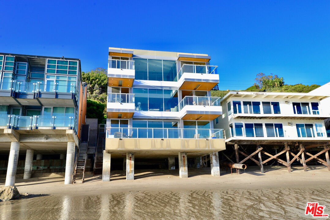 Malibu, California, United States 5 - 16044145