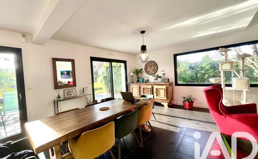 Sale Of A Castle In Guingamp, 693m² 26 Rooms €1,659,000 Côtes D'armor