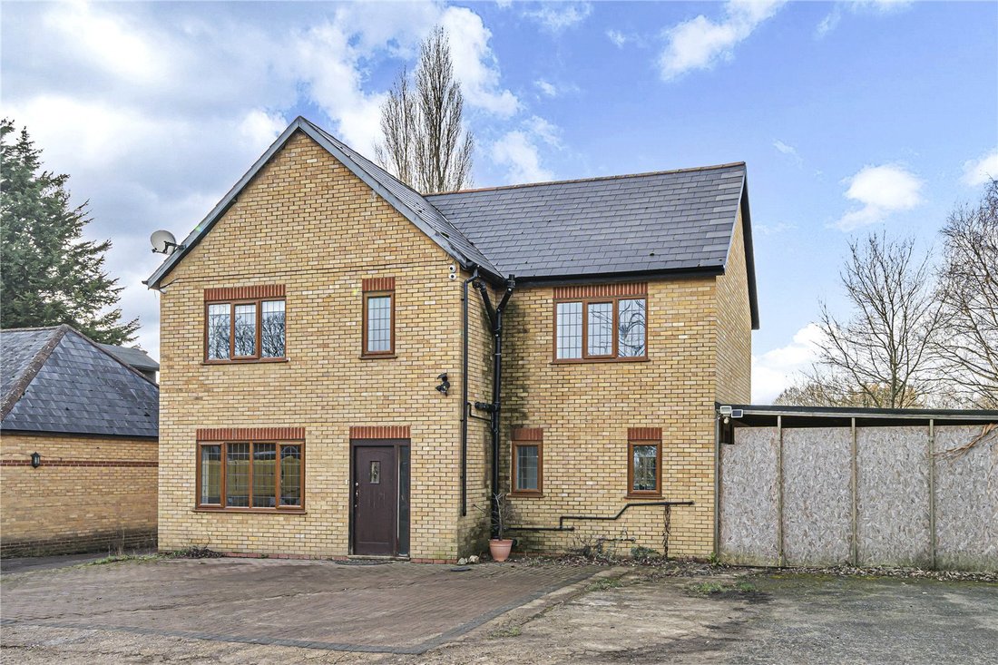 House in Ferney Hill, Enfield, England 4 - 16950205