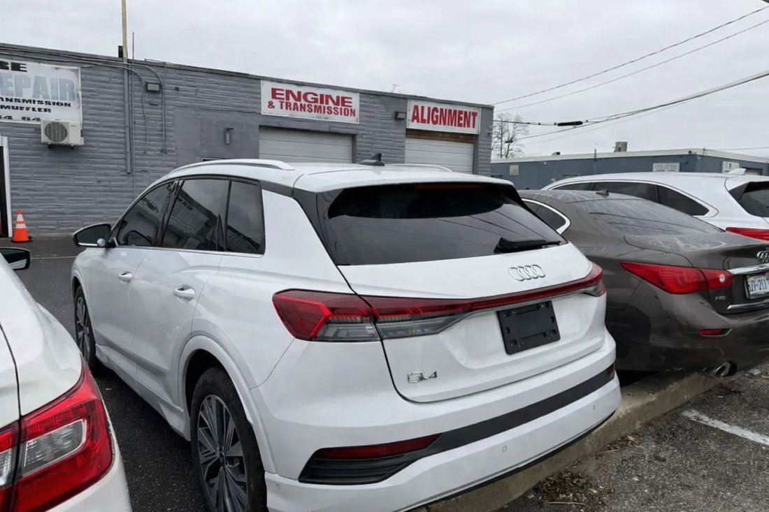Suv in Randallstown, MD, United States 2 - 16951576