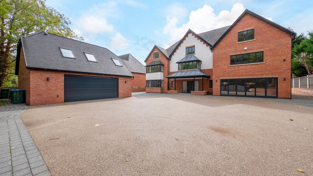 House in Coventry, England 1 - 16947537