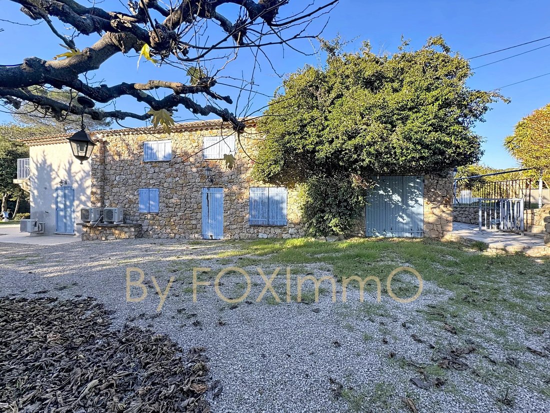 Estate in Les Cougoulins-Rastines, Antibes, France 3 - 16948640