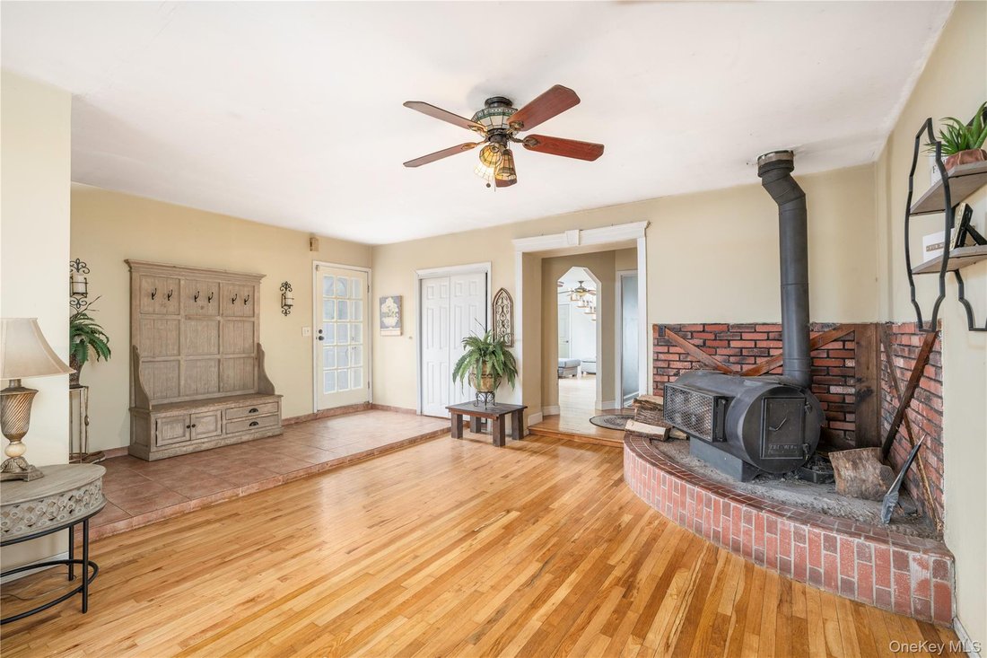 House in Mahopac, New York, United States 5 - 16946004
