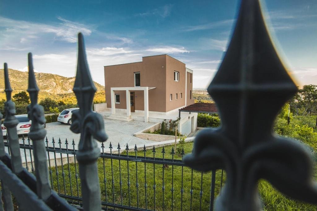 Villa in Klis, Split-Dalmatia County, Croatia 4 - 16955808