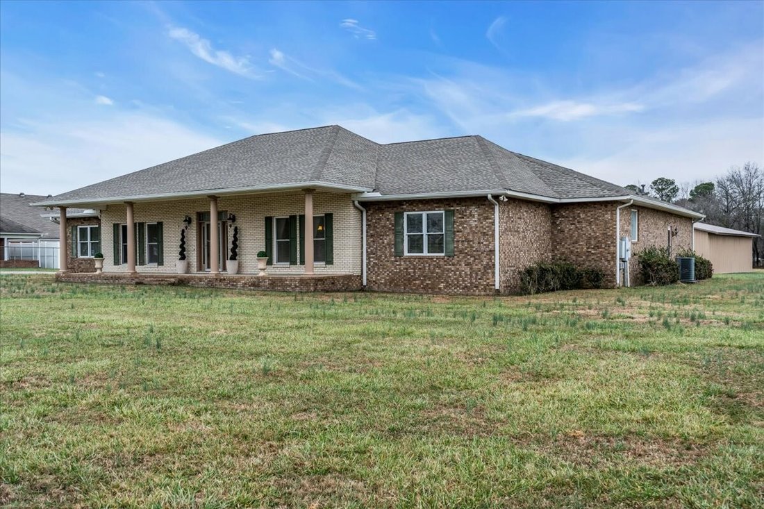 House in Manchester, Tennessee, United States 3 - 16953705