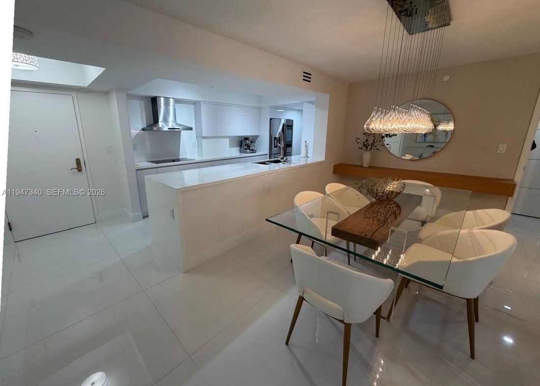 Condo in Miami Beach, Florida, United States 4 - 16947314