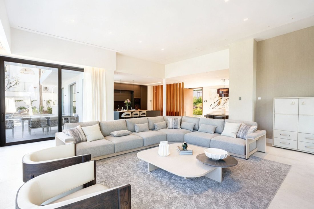Villa in Estepona, Andalusia, Spain 2 - 16945917