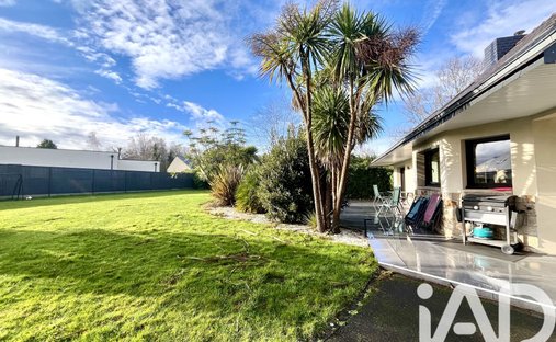 Sale Of A Castle In Guingamp, 693m² 26 Rooms €1,659,000 Côtes D'armor