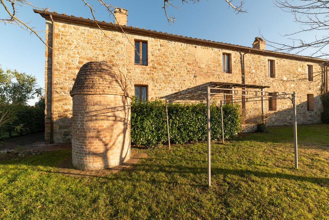 Land in Montalcino, Tuscany, Italy 1 - 16945149