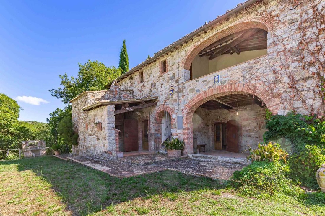 Gaiole in Chianti, Tuscany, Italy 3 - 16948600