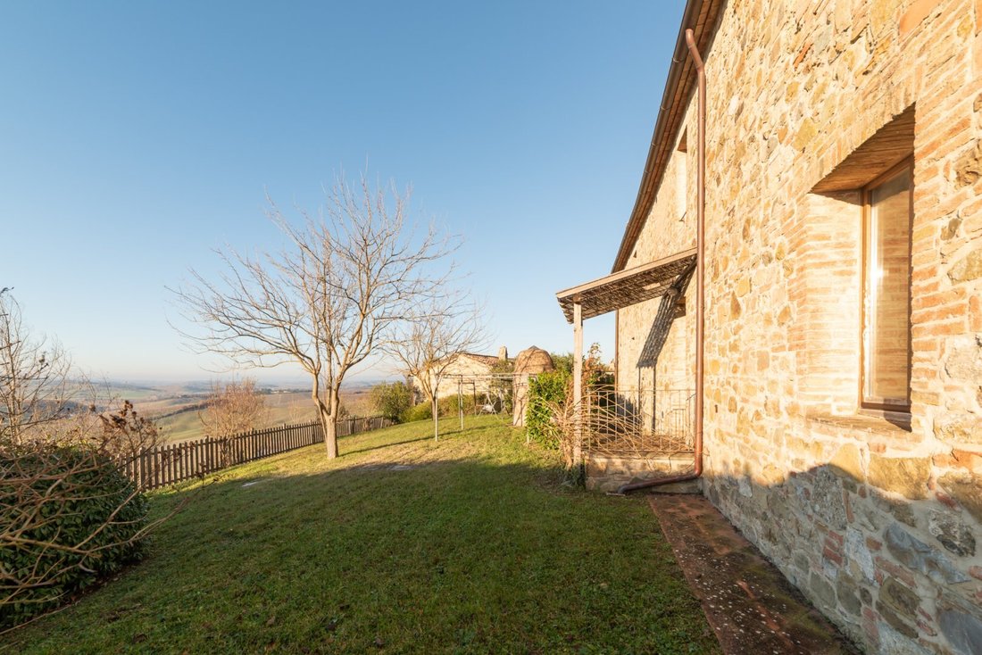 Land in Montalcino, Tuscany, Italy 5 - 16945149