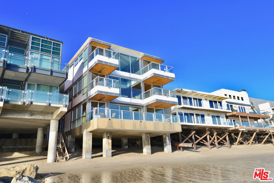 Malibu, California, United States 2 - 16044145