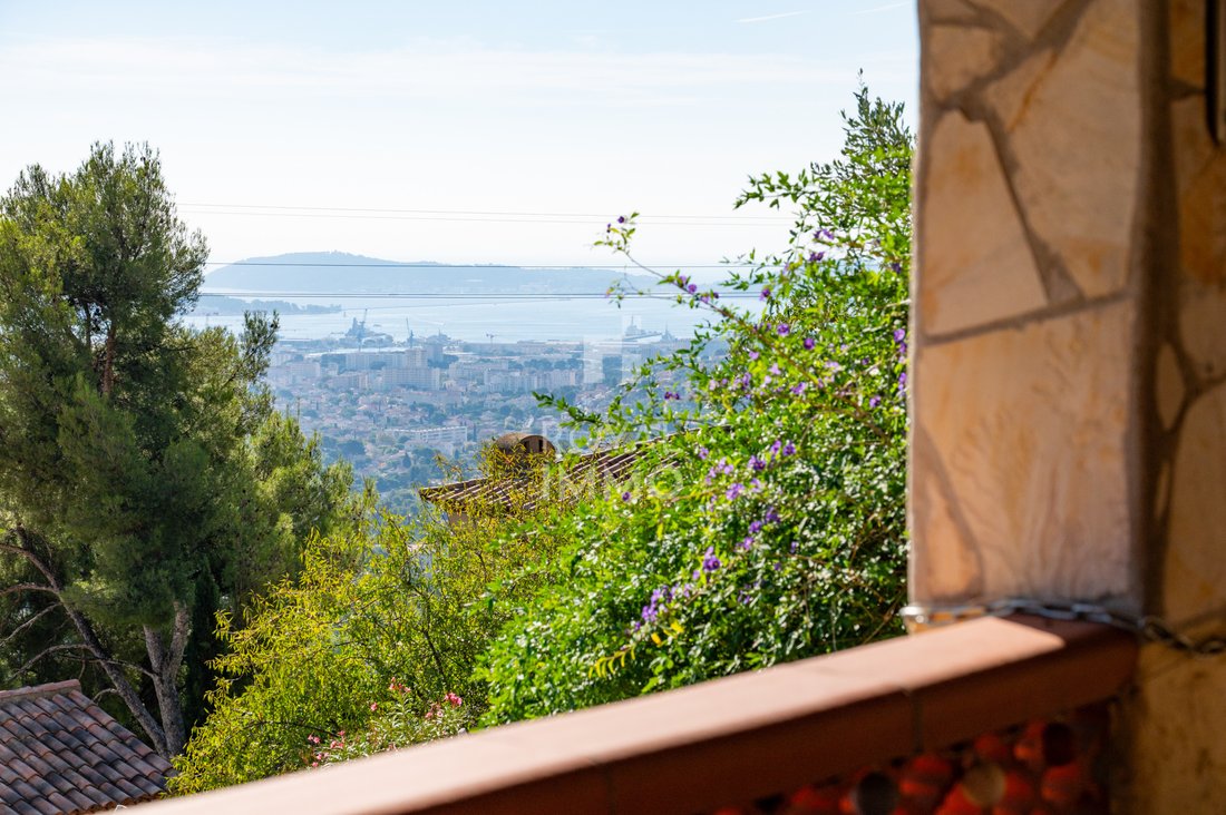 Villa in Le Faron-Fort-Rouge, Toulon, France 2 - 16947812