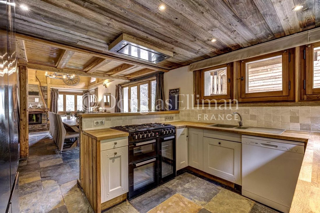 Chalet in Morzine, Auvergne-Rhône-Alpes, France 3 - 14745658