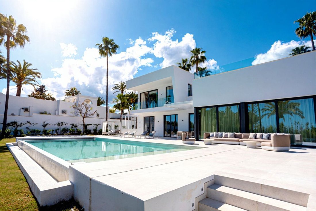 Villa in Estepona, Andalusia, Spain 1 - 16945917