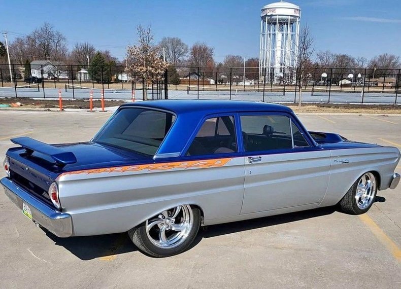 Coupe in Glendale, United States 1 - 16950269
