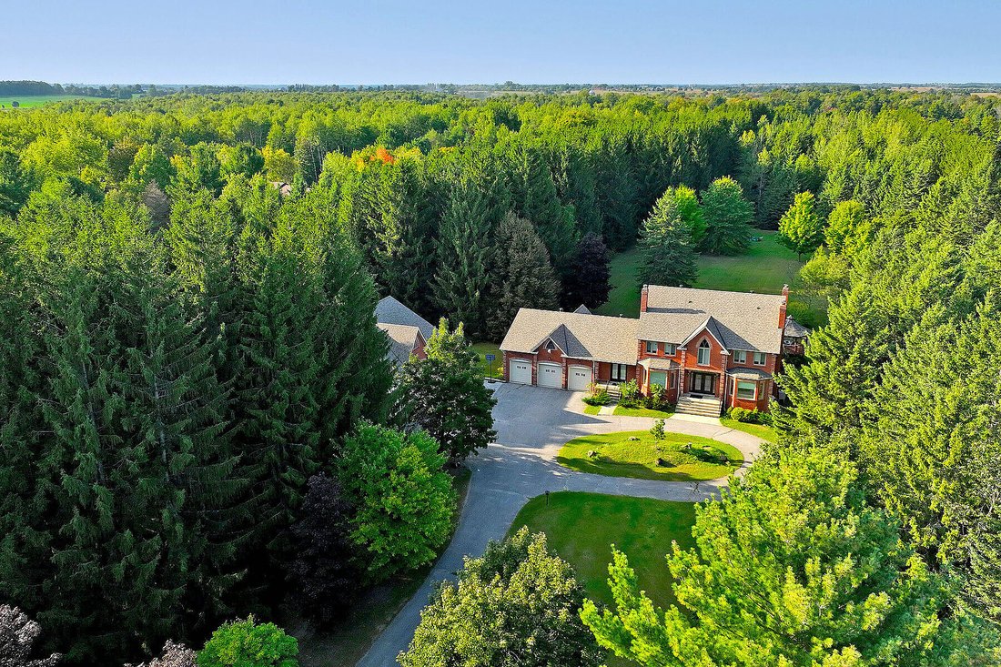 House in Uxbridge, Ontario, Canada 1 - 16953212